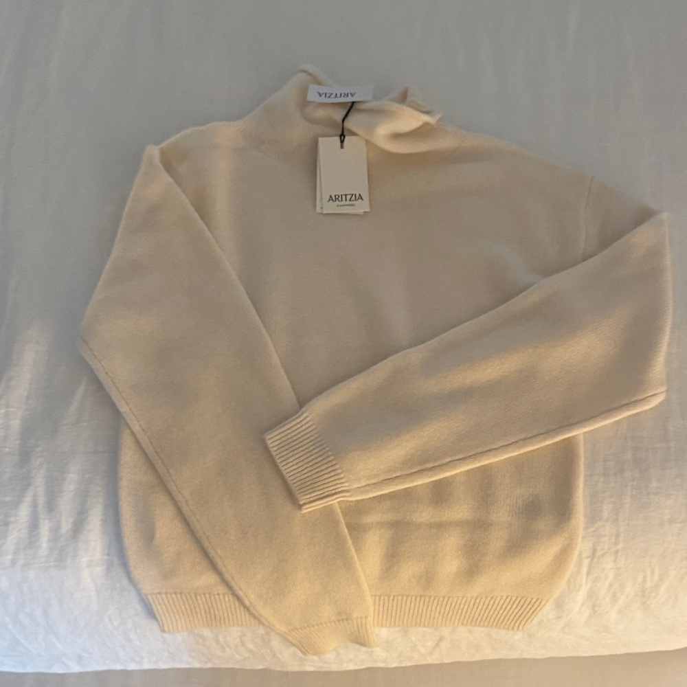 Aritzia Cream Turtleneck Sweater - Picture 3 of 5